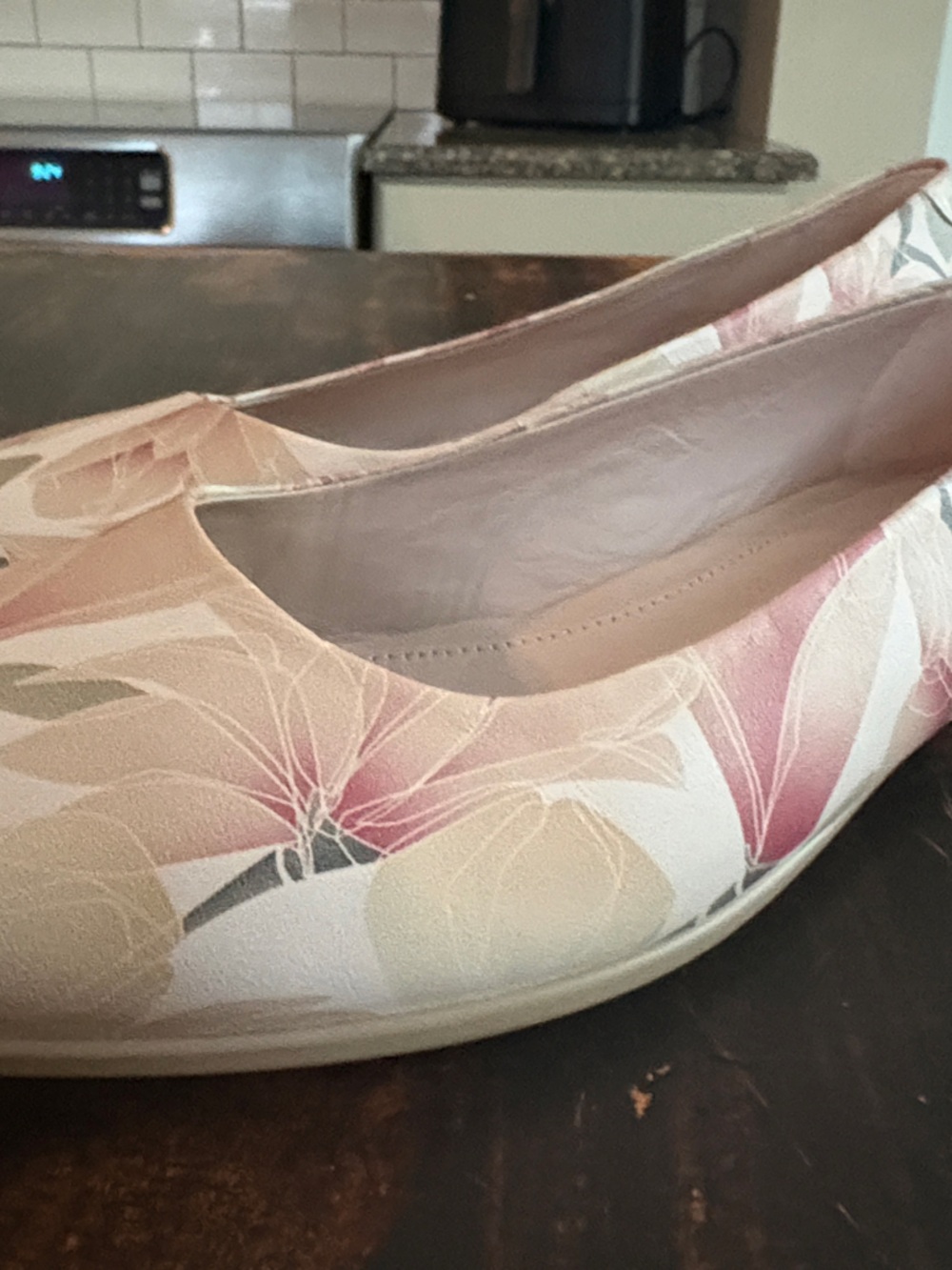 Ecco Women's Floral Slip-On Flats in Pink and Cream Danish design